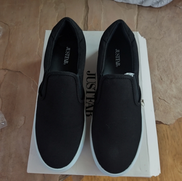 Just Fab Eloise Sneakers - Picture 5 of 7